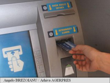 BCR oprește temporar sistemul de carduri, duminică spre luni, pentru a implementa o serie de modernizări