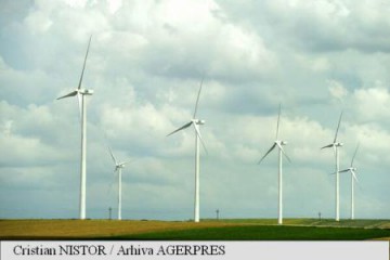 Capacitatea instalată totală a energiei regenerabile a depăşit cărbunele