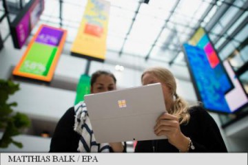Samsung și Apple domină o piață a tabletelor în continuă scădere