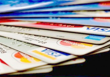 Plăţile cu cardul au crescut cu 59% în magazinele online