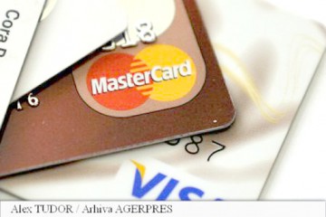 Instituţiile publice, obligate să accepte şi plata cu cardul!