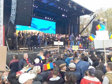 Liberalii, miting în Capitală: imaginea partidului este Dacian Cioloş