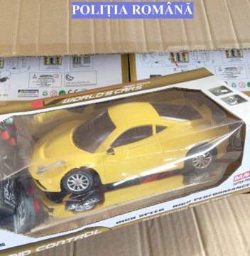 Sute de jucării contrafăcute, confiscate