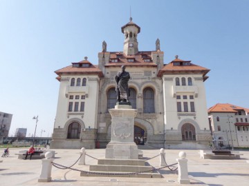 Fostul manager al Muzeului de Istorie Naţională şi Arheologie a câștigat în instanță acțiunea împotriva Consiliului Județean