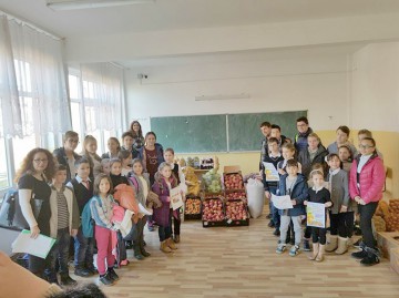 Sute de elevi au participat la „Săptămâna legumelor şi fructelor donate”!
