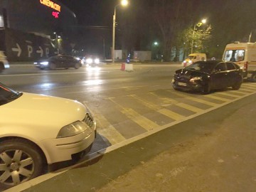 Accident rutier la City Mall: 3 maşini implicate
