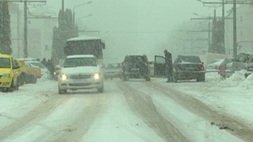 Mare atenţie! Folosirea anvelopelor de iarnă este obligatorie!