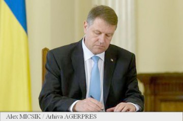 Iohannis a promulgat legea privind industria naţională de aparăre