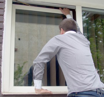 Un minor a spart o locuinţă din Valu lui Traian