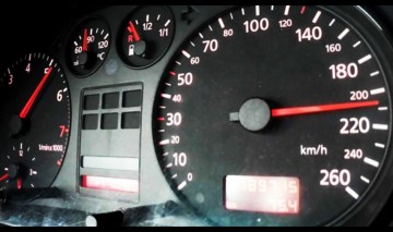 TERIBILISM: Bucureştean surprins în timp ce gonea cu 216 km/h pe Autostrada A2, spre Constanţa!