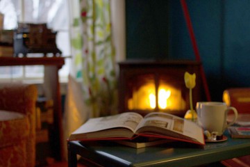 Şemineul readuce atmosfera copilăriei la tine acasă. Linişte, căldură şi fără stres