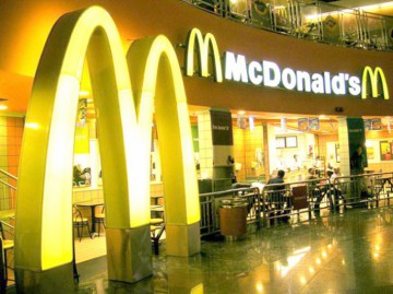McDonald's îşi va muta sediul fiscal din Luxemburg în Marea Britanie