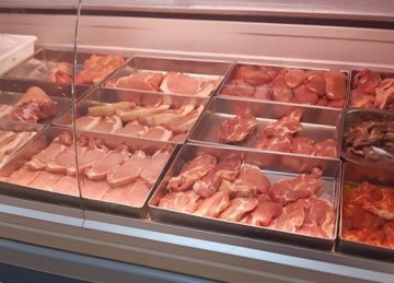 Carnea de porc, mai scumpă, mai rară, mai puţin cumpărată. Iată ce spun constănţenii