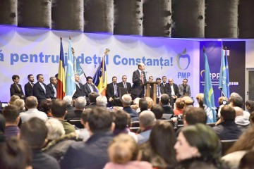 PMP Constanţa şi-a lansat candidaţii la parlamentare în prezenţa lui Traian Băsescu