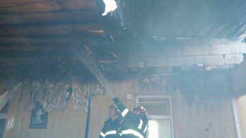 Incendiu la mănăstirea de măicuţe de la Stejaru!