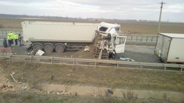 Accident GROAZNIC pe Autostrada A2! Doi oameni au murit, traficul a fost oprit mai multe ore!