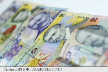 Valoarea restanţelor la creditele acordate firmelor şi populaţiei s-a redus