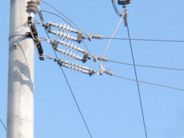 Preţul mediu al energiei electrice va scădea la clienţii casnici