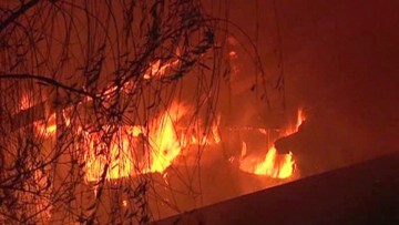 A luat foc un container cu materiale de construcţii în Cumpăna