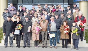 În prag de sărbători, seniorii oraşului Mangalia sunt premiaţi