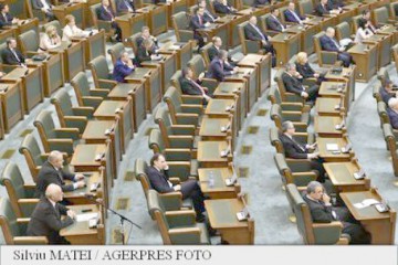 Comisia pentru buget de la Senat recomandă plenului respingerea reexaminării propunerii de eliminare a 102 taxe