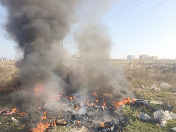 Incendiu la mormanele de gunoi de lângă Tomis Plus