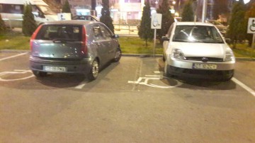 Trei „handicapaţi” dintr-o lovitură, în parcare la Lidl!
