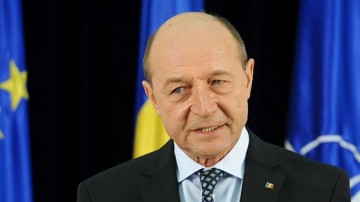 Băsescu: Magistraţii vor să-i ţină în lesă pe politicieni arătându-le cătuşele