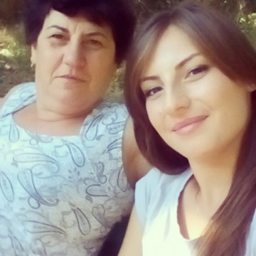 TRAGEDIE din cauza POLEIULUI! O tânără s-a răsturnat cu mașina, în Horia! Mama ei a MURIT
