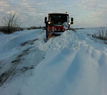 Cod roșu de INCOMPETENŢĂ! Autoritățile știau din noiembrie că nu au contracte de deszăpezire, dar n-au mișcat un deget