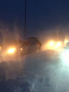 Mai mulți șoferi au rămas înzăpeziți pe A2 - VIDEO