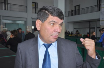 Primarul comunei Castelu critică protestatarii: Să lase Guvernul să guverneze!