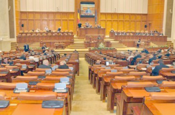 Deputaţii, în şedinţă de urgenţă, pentru abilitarea Guvernului să emită ordonanţe în vacanţă parlamentară