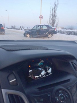 Derdeluş pe podul de la Doraly: un accident a blocat o bandă de mers