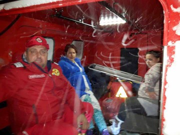 CODUL ROŞU la Constanţa: localităţi fără curent, apă şi căldură, morţi, femei care au născut acasă sau în şenilată