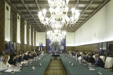 Grindeanu: Proiectul de buget pe 2017 va fi discutat marți de Guvern, după ședința CSAT