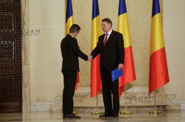 Iohannis a stabilit cu Grindeanu o întâlnire pentru miercuri, pe tema bugetului de stat