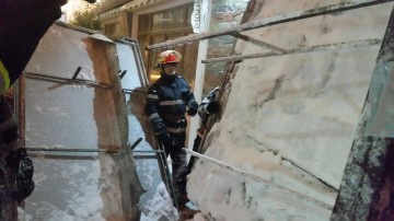 VIJELIE. Un panou publicitar a căzut peste un bărbat, la Constanţa!