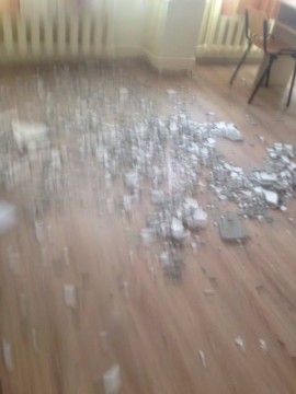 INCIDENT la Liceul Blaga! A căzut o bucată de tavan peste un copil!