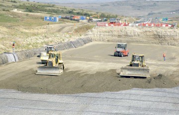 Licitaţie pentru expertiza autostrăzii demolate