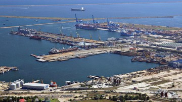 Servicul de iluminat din Port se modernizează