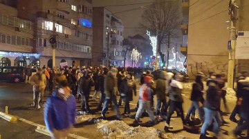 Constănţenii au ieşit în stradă, să protesteze! VIDEO