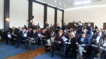 SCANDAL la ședința CLM! Șase persoane înscrise la cuvânt NU au fost lăsate să vorbească