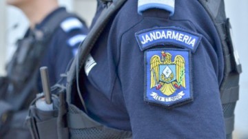 SCANDAL în Mihail Kogălniceanu! Doi indivizi s-au luat de jandarmi, după ce unul a fost depistat băut la volan