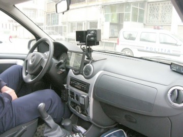 Prins la volanul unui autoturism cu numerele expirate