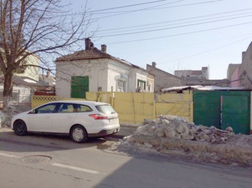 Ţiganii care ocupa în mod abuziv un imobil de pe strada Nicolae Iorga au fost SANCŢIONAŢI