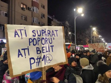 Mii de constănţeni au ieşit în stradă
