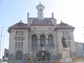 Patru persoane, trimise în judecată în dosarul legat de reabilitarea Muzeului de Istorie