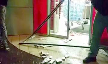 Magazin din Hârşova, CĂLCAT de HOŢI
