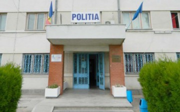 Un infractor din Mangalia NU a dat doi bani că era arestat la domiciliu!
